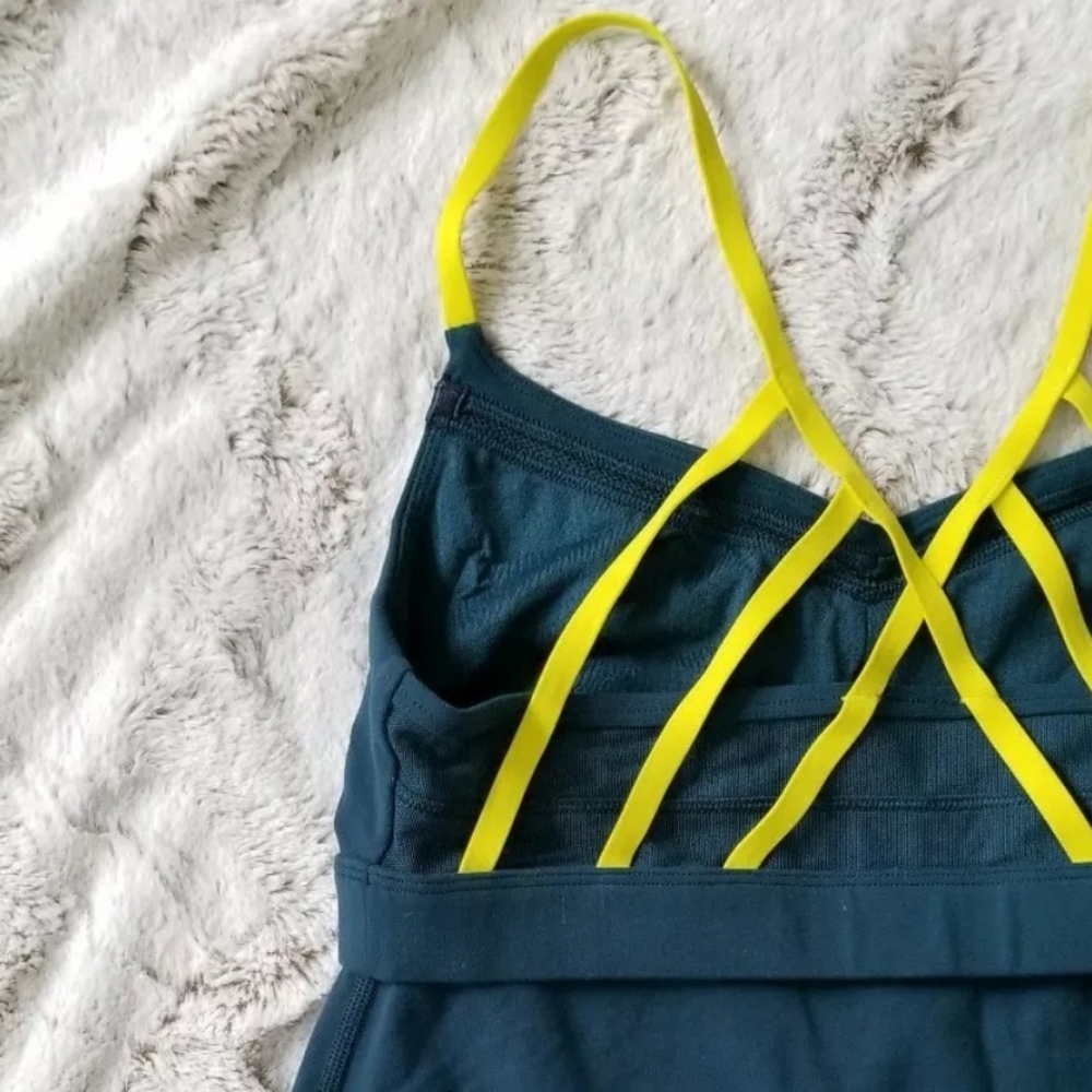 🌻Lululemon Just Breathe Tank Green Cross Strap - Picture 5 of 8